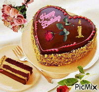 Heart Shaped Birthday Cake - GIF animate gratis