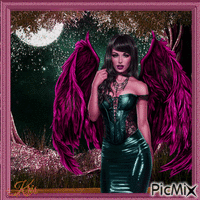 Femme ange gothique et pleine lune - GIF animé gratuit