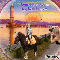 Kleines Mädchen mit ihren Pony am Leuchtturm