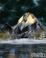 Stormy Mountain Top animovaný GIF