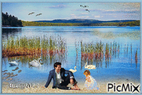 Far och dotter på stranden - Nemokamas animacinis gif