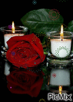 Свечи и роза - Бесплатни анимирани ГИФ