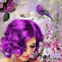 Portrait d'une femme aux cheveux de couleur violette