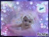Bébé prend son bain.... animált GIF