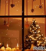 Christmas tree through window - Darmowy animowany GIF