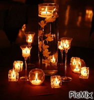 Arranjo de mesa à velas - GIF animado grátis