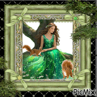 green goddess with her pet squirrels 动画 GIF