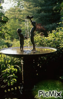 Fuente y jardín - Бесплатный анимированный гифка