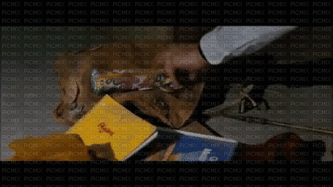 The Lovely Bones - School bag - Darmowy animowany GIF