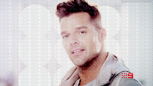 Ricky Martin - Free animated GIF