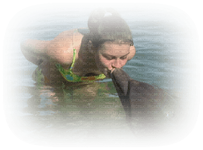 femme et dauphin - png gratis