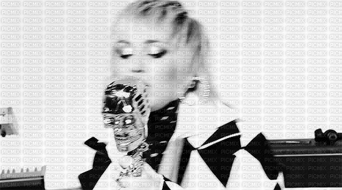Miley Cyrus - Free animated GIF