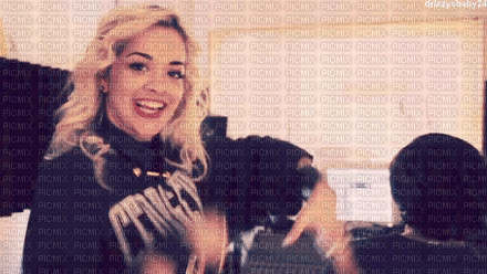 Rita Ora - GIF animado grátis