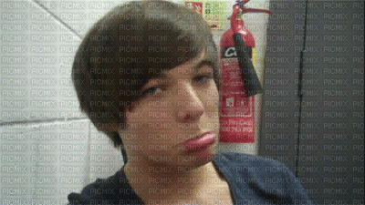 Pas de smile Louis !? - GIF animate gratis