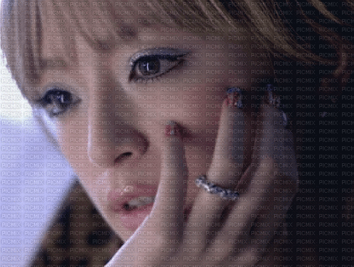 Ayumi Hamasaki - GIF animé gratuit