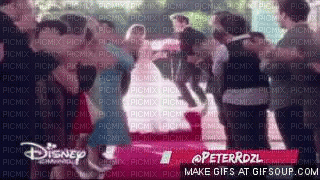 Violetta 3 : Le mariage de Violetta Léon ! :) - 免费动画 GIF