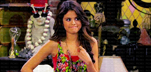 Second gif of a character played by Selena Gomez - Gratis animeret GIF