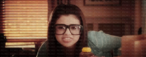 Selena Gomez - Ücretsiz animasyonlu GIF