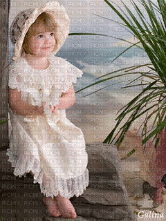 smiling little girl - Ilmainen animoitu GIF