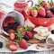 strawberries background - gratis png geanimeerde GIF